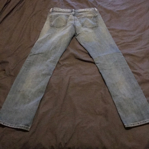 Light Washed Ripped Blue Jeans - Picture 2 of 3